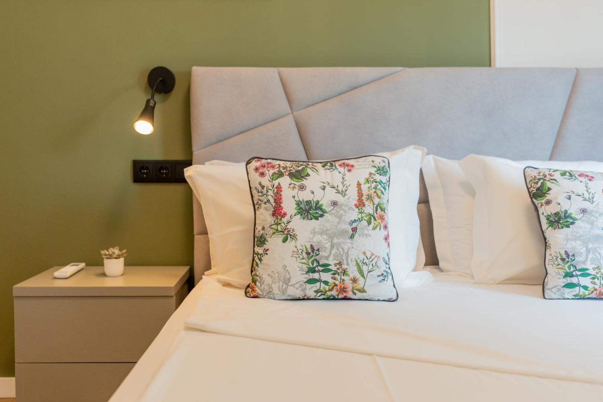 Casa Flores - 2 Bedroom, Lift, Ac, Car Parking - Extra Porto Buitenkant foto