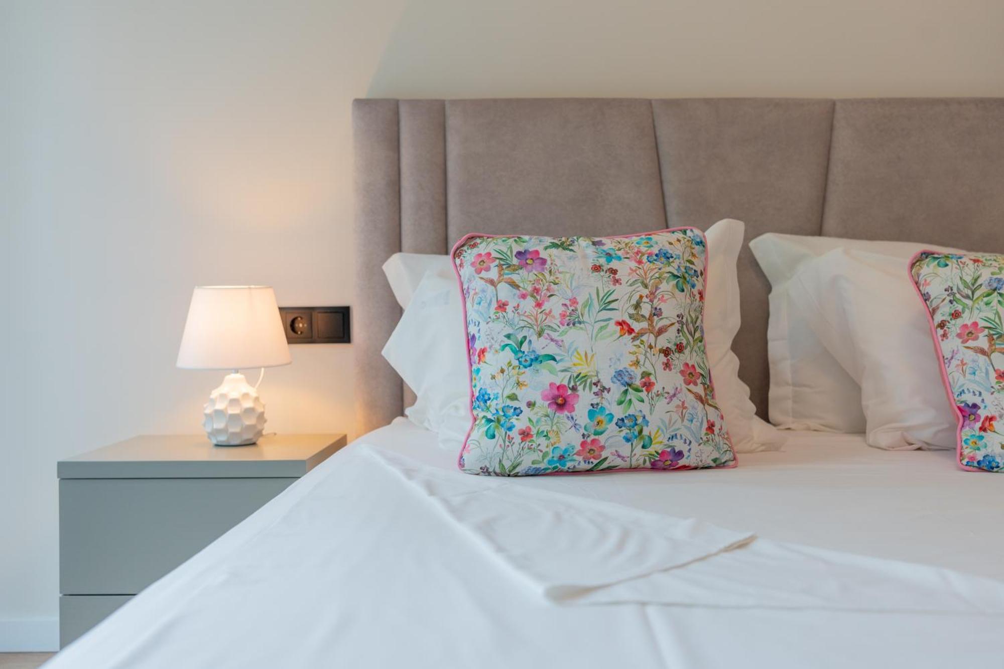 Casa Flores - 2 Bedroom, Lift, Ac, Car Parking - Extra Porto Buitenkant foto