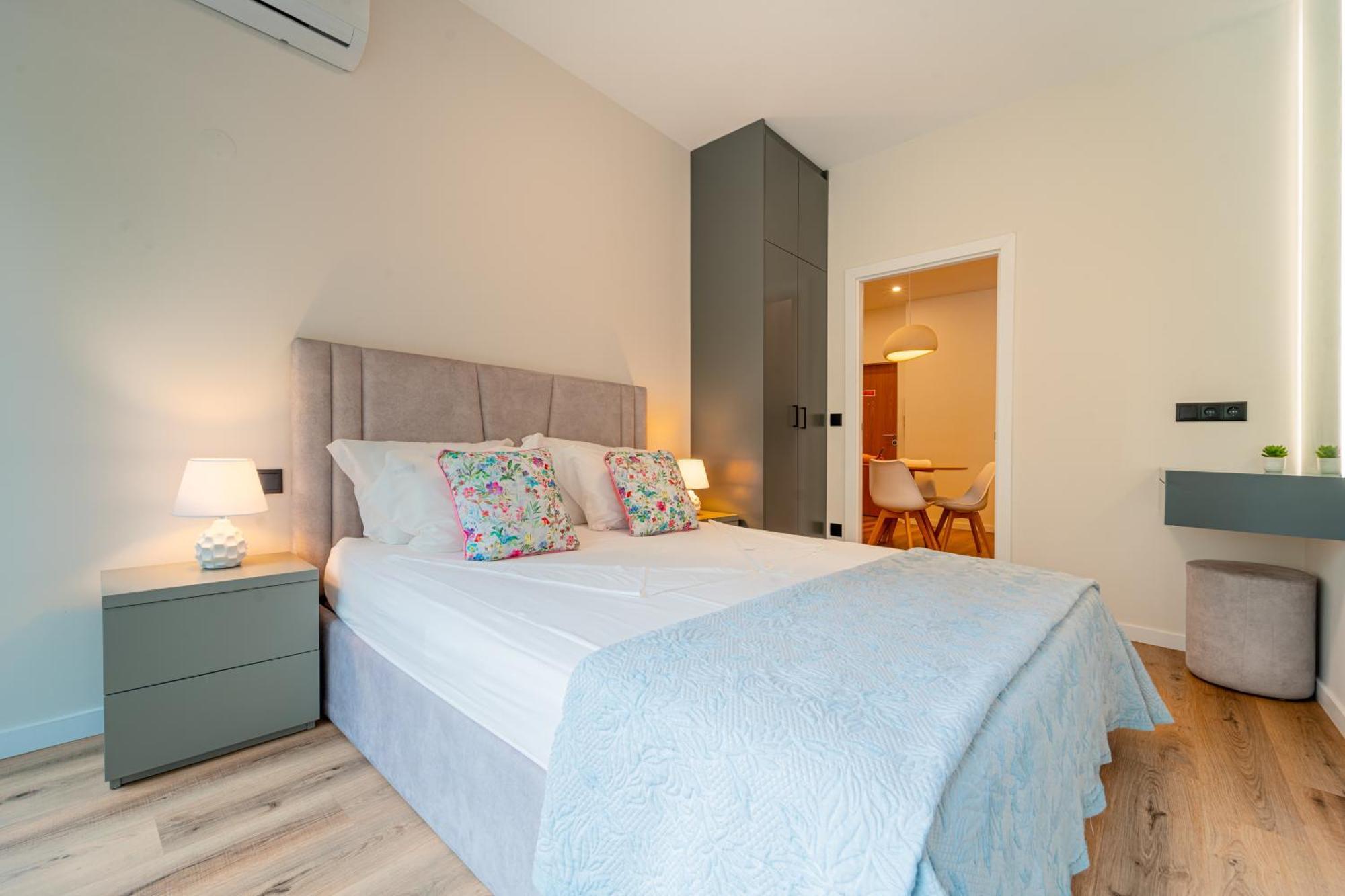 Casa Flores - 2 Bedroom, Lift, Ac, Car Parking - Extra Porto Buitenkant foto