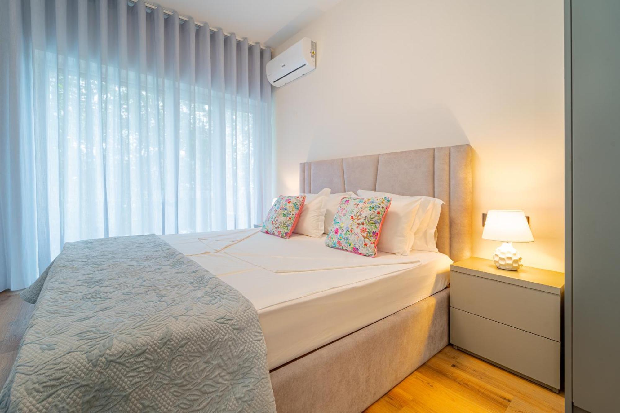 Casa Flores - 2 Bedroom, Lift, Ac, Car Parking - Extra Porto Buitenkant foto