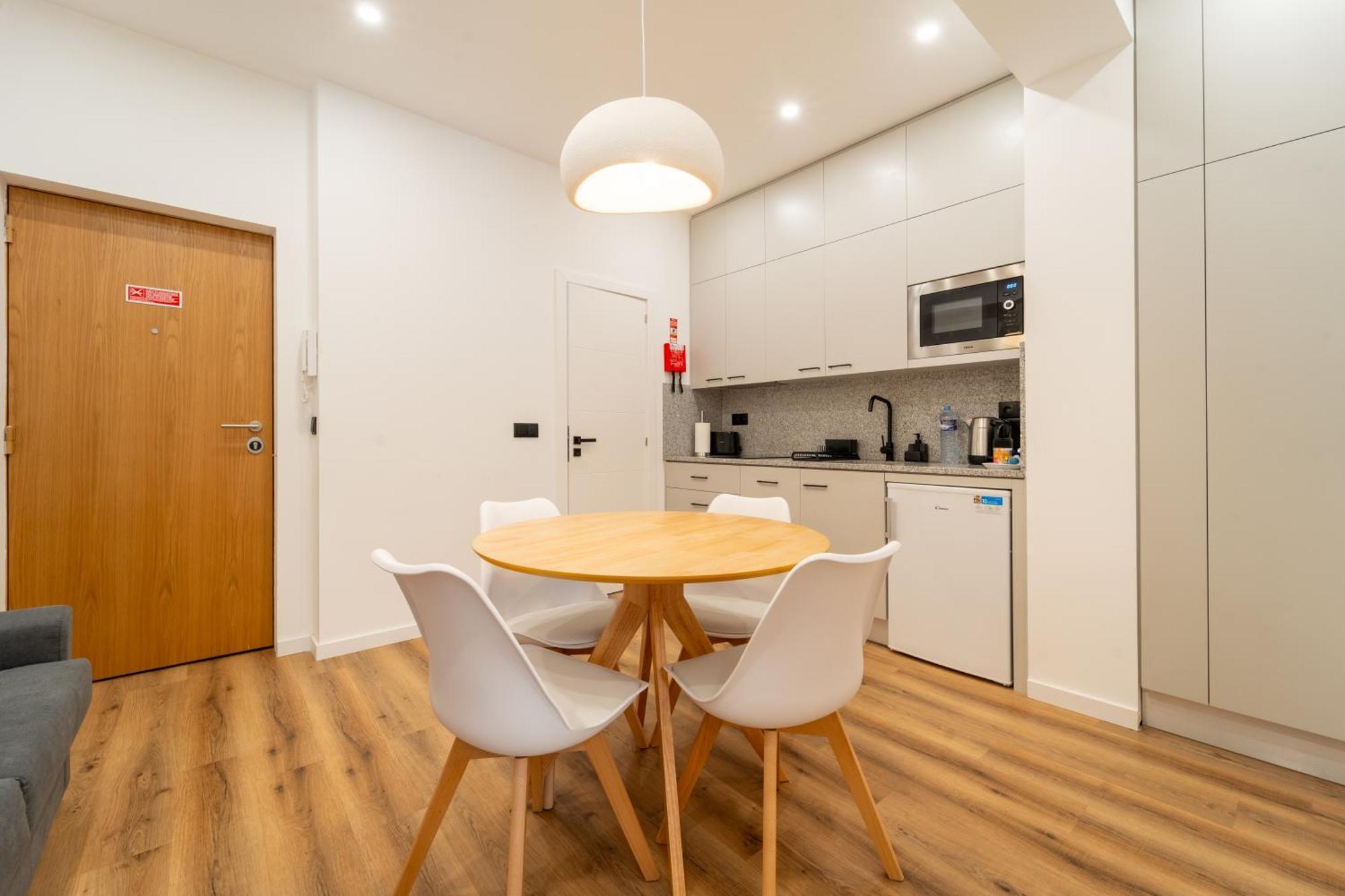 Casa Flores - 2 Bedroom, Lift, Ac, Car Parking - Extra Porto Buitenkant foto